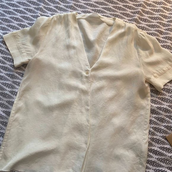 Aritzia cream blouse - Picture 2 of 3